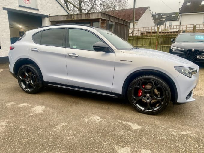 2025 Alfa Romeo Stelvio