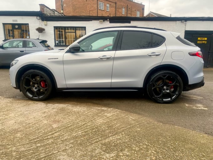 2025 Alfa Romeo Stelvio