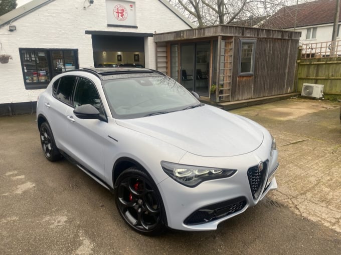 2025 Alfa Romeo Stelvio