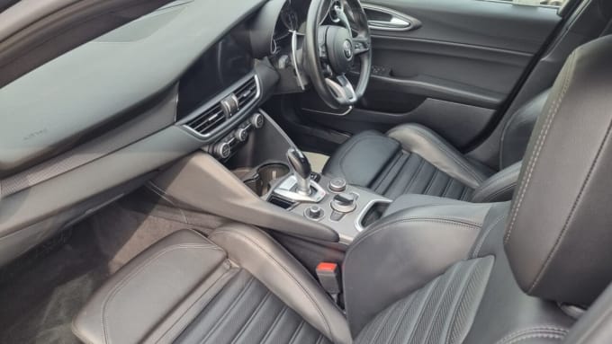2025 Alfa Romeo Giulia