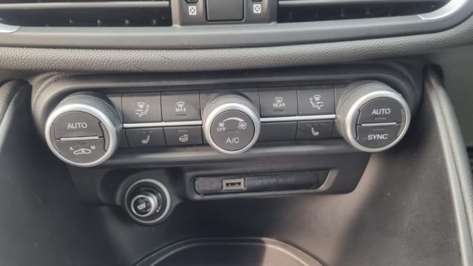 2025 Alfa Romeo Giulia