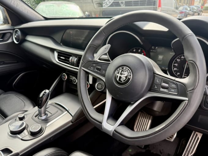2025 Alfa Romeo Stelvio