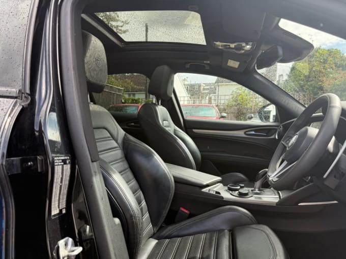 2025 Alfa Romeo Stelvio