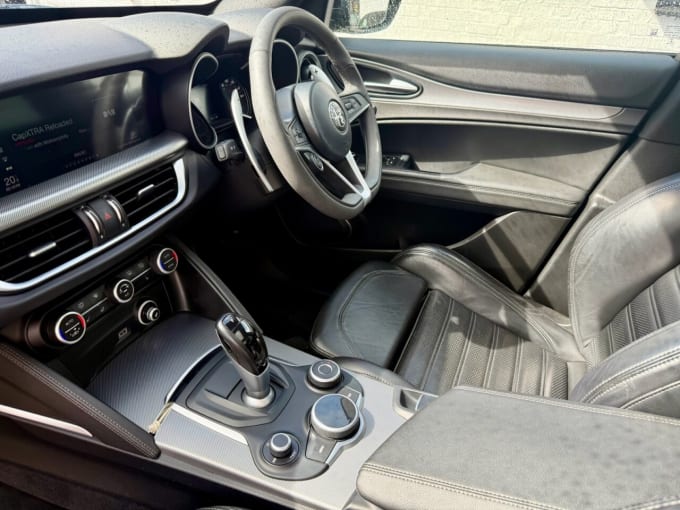 2025 Alfa Romeo Stelvio