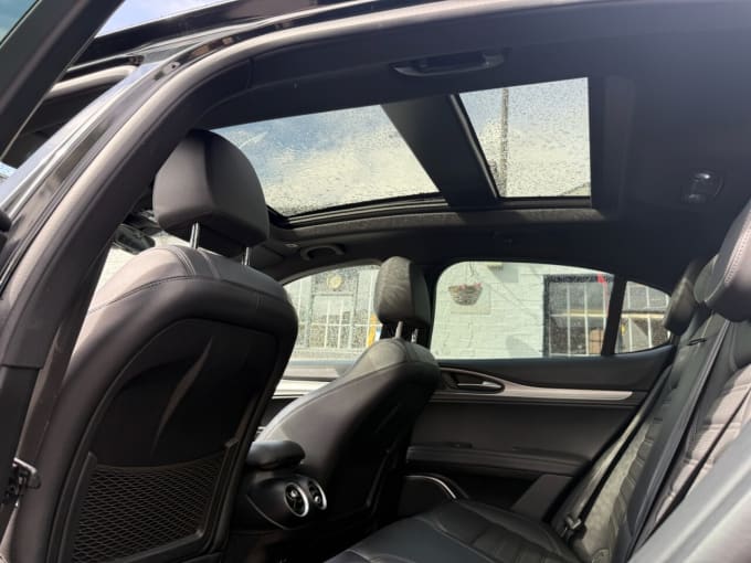 2025 Alfa Romeo Stelvio