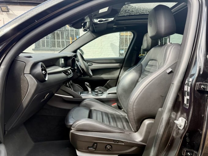 2025 Alfa Romeo Stelvio