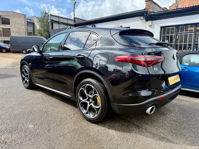 2025 Alfa Romeo Stelvio