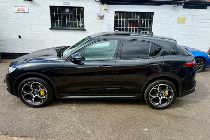 2025 Alfa Romeo Stelvio