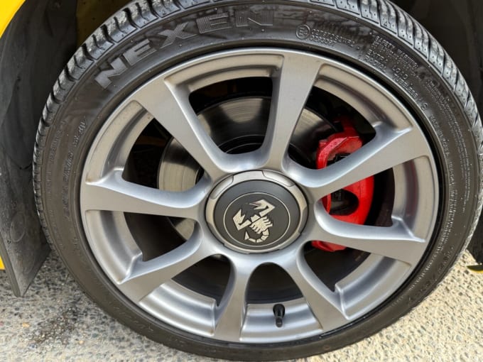 2025 Abarth 595c