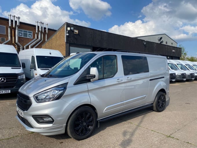 2025 Ford Transit Custom