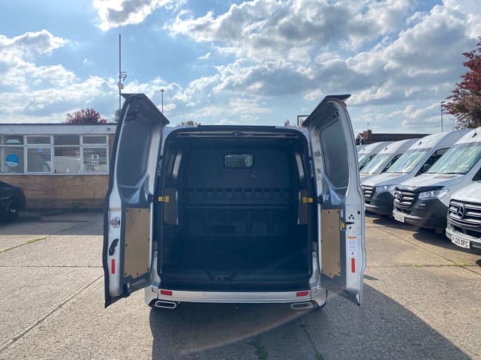 2025 Ford Transit Custom