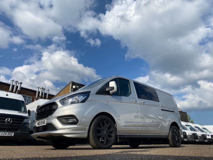2025 Ford Transit Custom