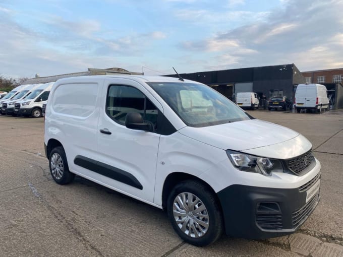 2025 Peugeot Partner