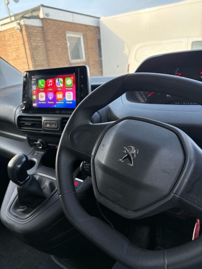 2025 Peugeot Partner