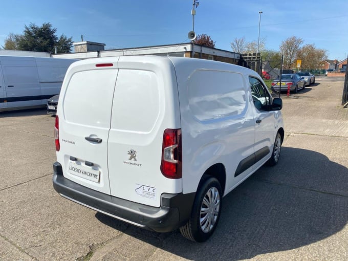 2025 Peugeot Partner