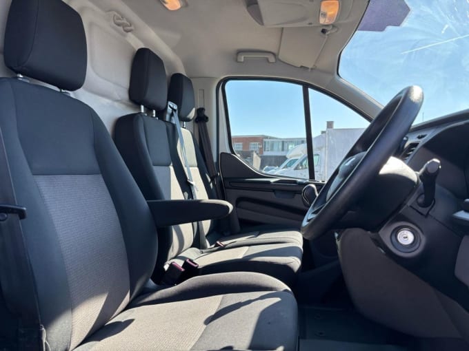 2025 Ford Transit Custom