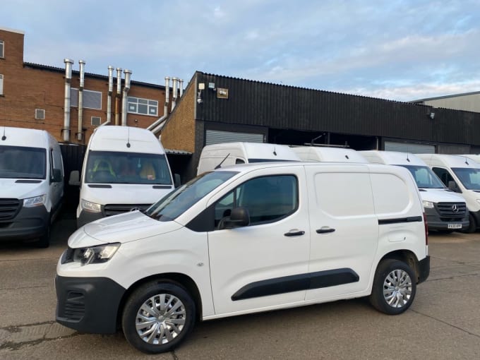 2025 Peugeot Partner