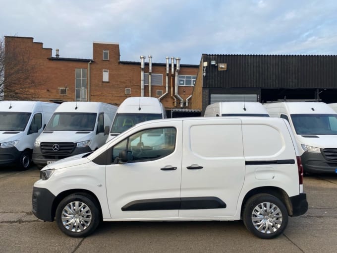 2025 Peugeot Partner
