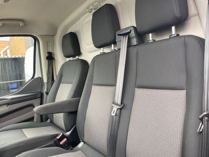 2025 Ford Transit Custom