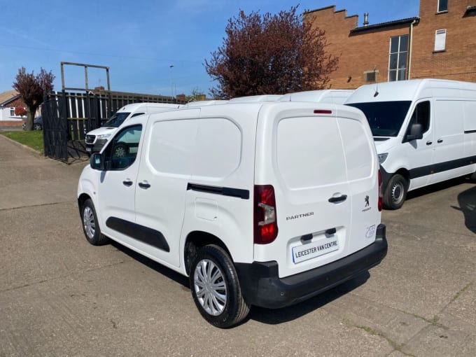 2025 Peugeot Partner
