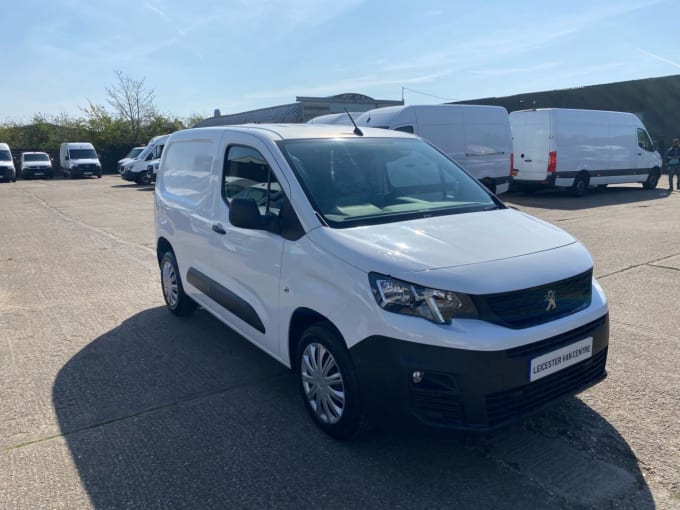 2025 Peugeot Partner