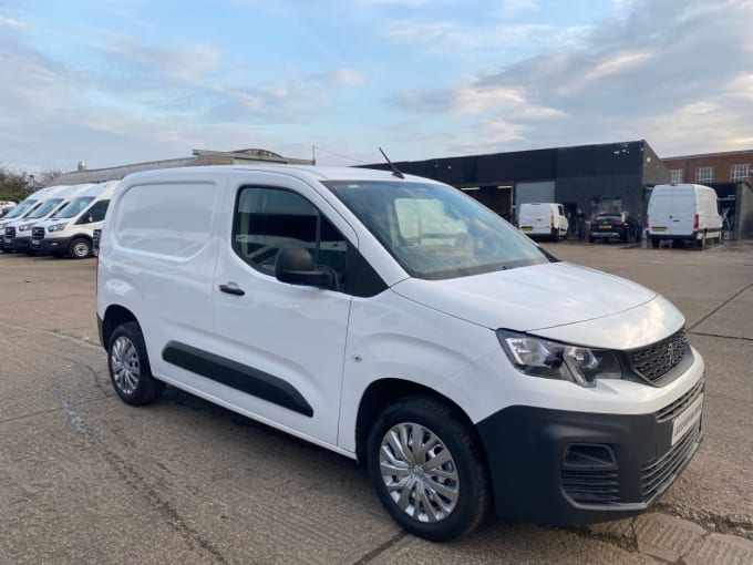 2025 Peugeot Partner