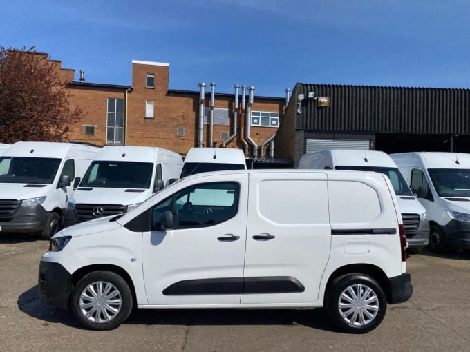 2025 Peugeot Partner