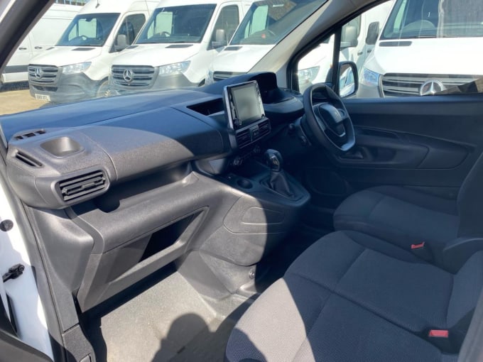 2025 Peugeot Partner