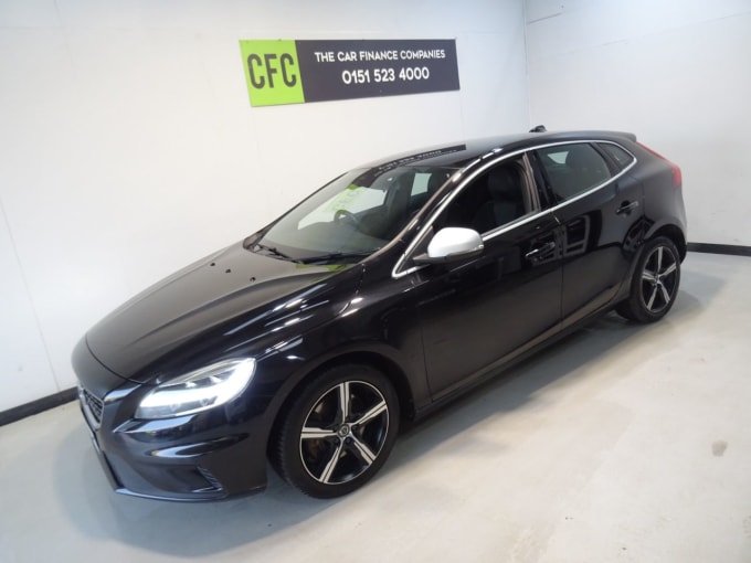 2017 Volvo V40