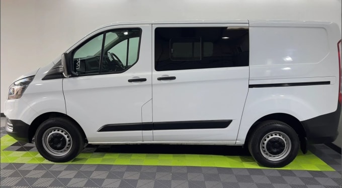 2025 Ford Transit Custom