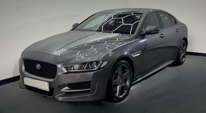 2025 Jaguar Xe