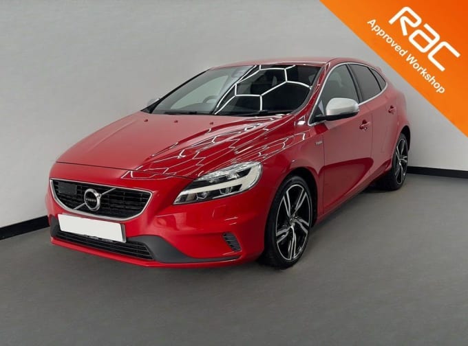 2024 Volvo V40