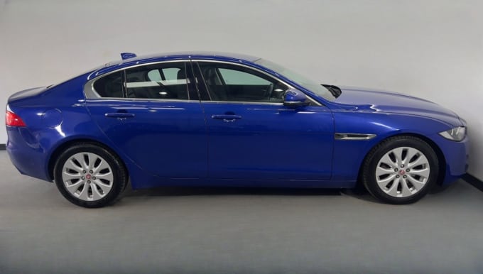 2025 Jaguar Xe