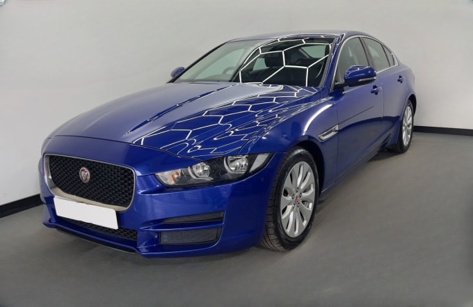 2025 Jaguar Xe