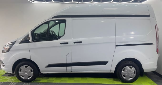 2025 Ford Transit Custom