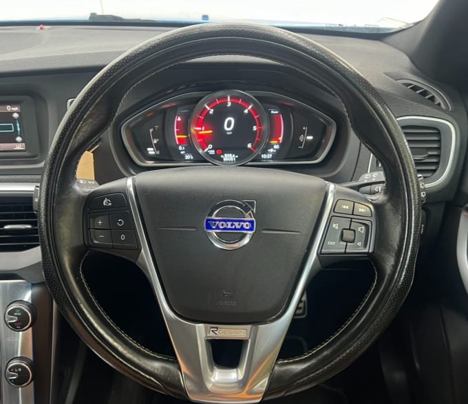 2024 Volvo V40