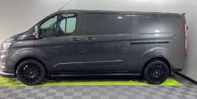 2025 Ford Transit Custom