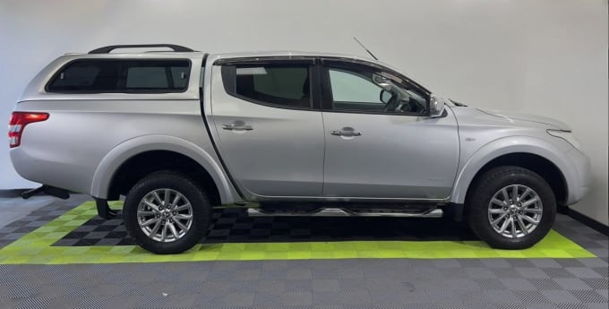 2025 Mitsubishi L200