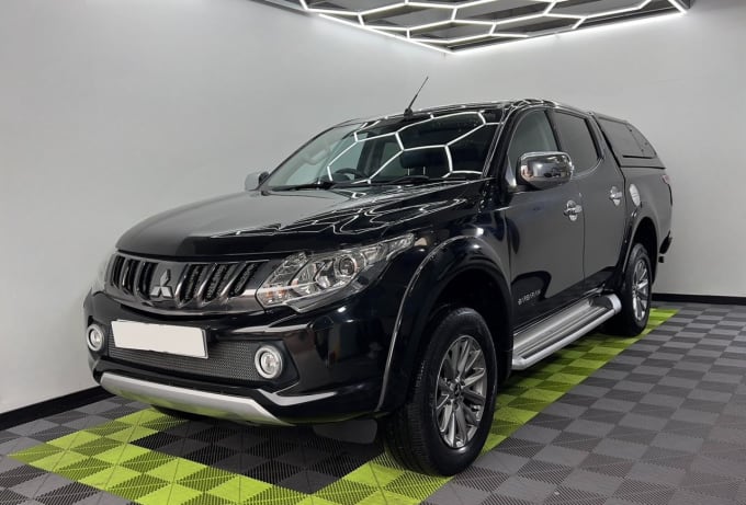 2025 Mitsubishi L200