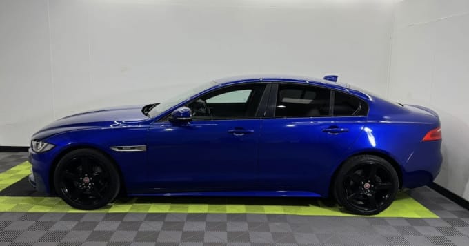 2025 Jaguar Xe