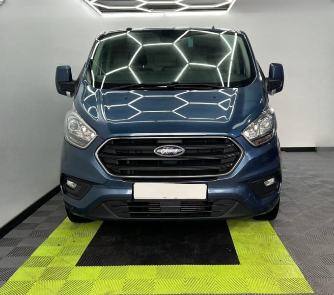 2025 Ford Transit Custom