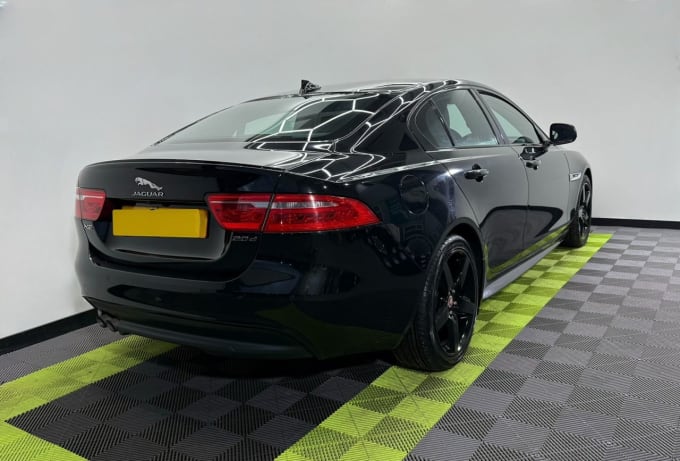 2025 Jaguar Xe