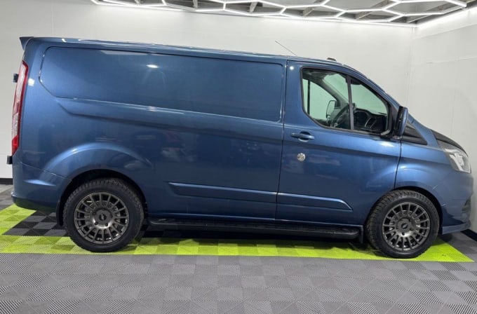 2025 Ford Transit Custom