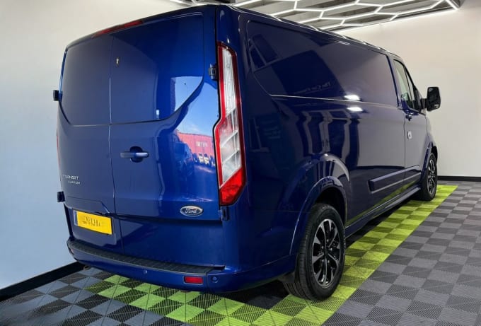 2025 Ford Transit Custom