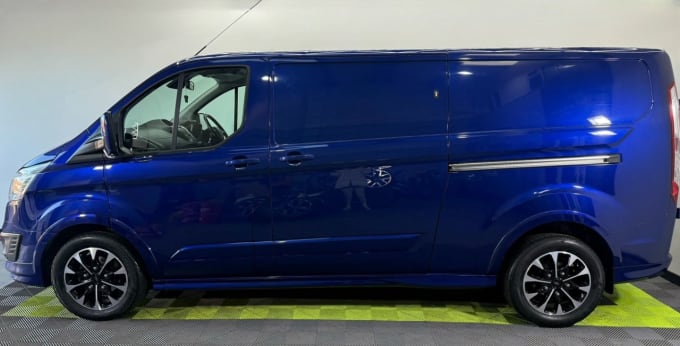 2025 Ford Transit Custom