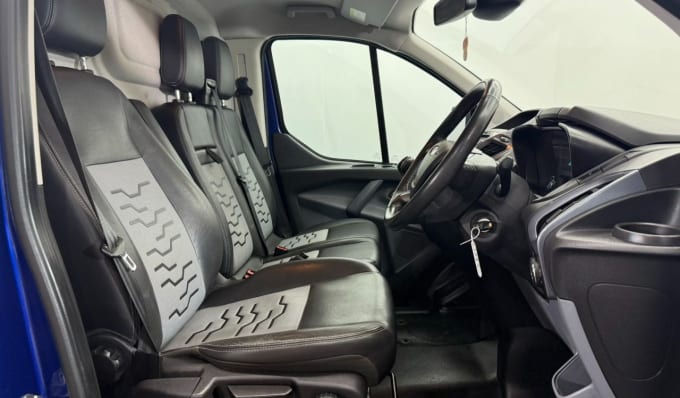 2025 Ford Transit Custom