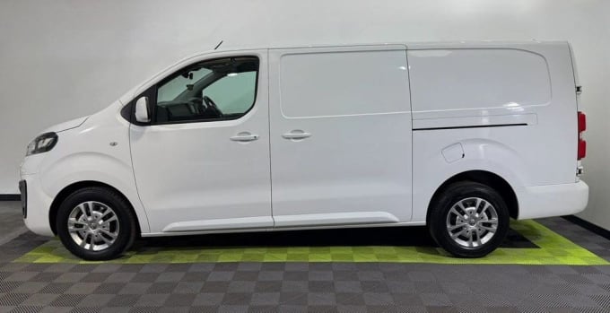 2025 Vauxhall Vivaro