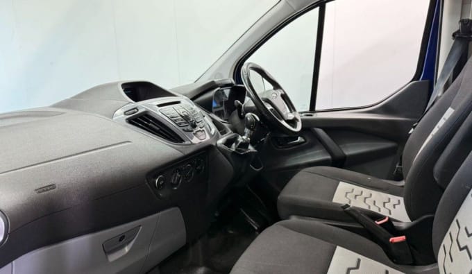 2025 Ford Transit Custom