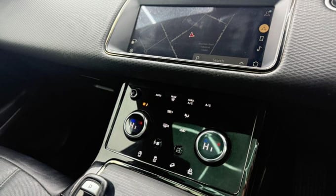 2025 Land Rover Range Rover Evoque