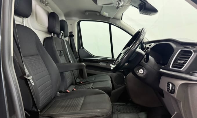 2025 Ford Transit Custom